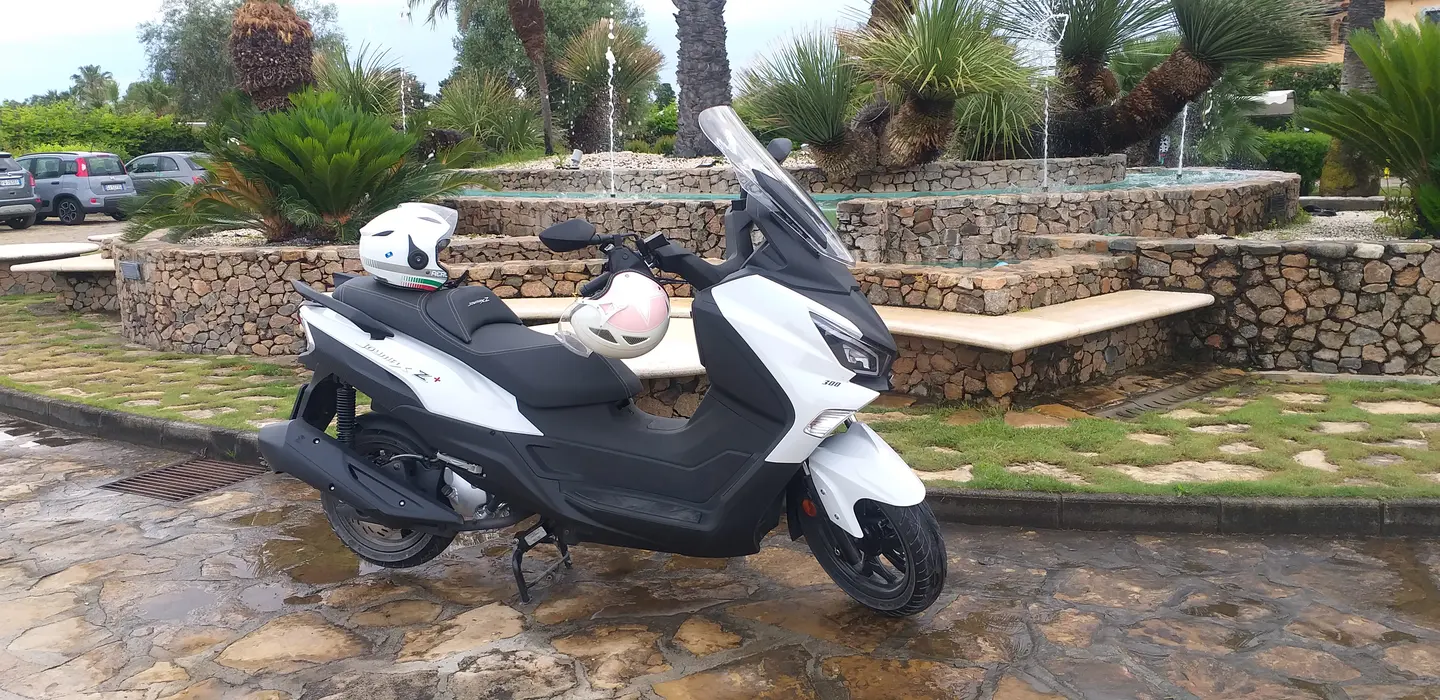 Scooter per itinerari in Sardegna